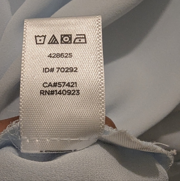 LOFT Ice Blue Split Neck Long Sleeves Button Cuff Blouse Top- XL - Picture 10 of 10